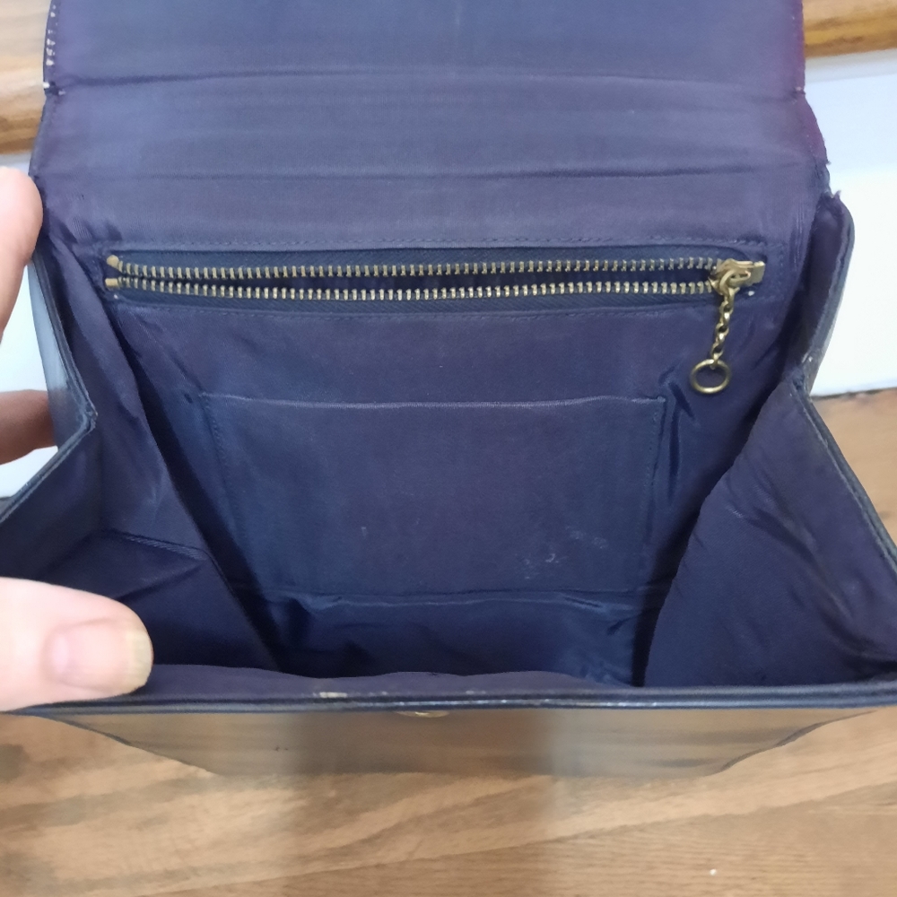 VINTAGE LEATHER NAVY BLUE PURSE CIRCA 1950'S - Picture 4 of 4